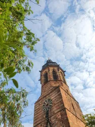 Blick zum städtischen Stiftskirchenturm