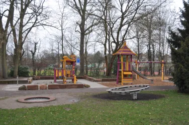 SpielplatzamSchillerparkFront_Landau_Pfalz
