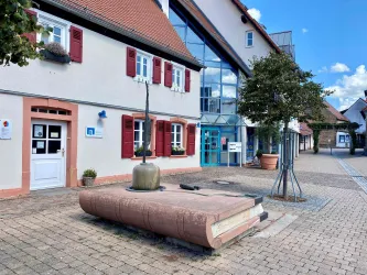 Brunnen Gemeindebücherei (3)