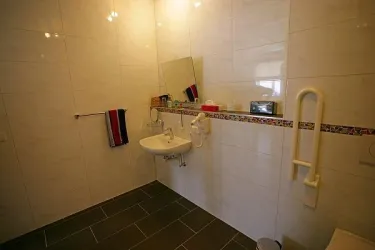 Fewo_Schenk_Rohrbach_Lila_Bad