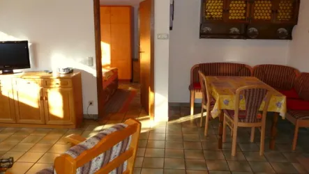 Wohn-/Esszimmer große Wohnung neu