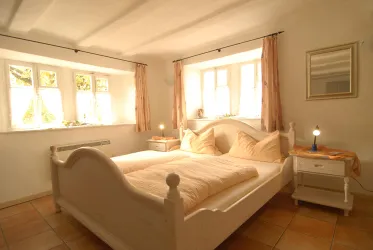 Weißes Zimmer (© Gästehaus Roß)