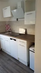 Küchenzeile mit Herd