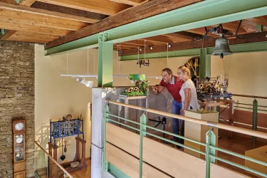 Besuch im Museum für Zeit (© Donnerstag-Touristil-Verband e.V., Florian Trykows)