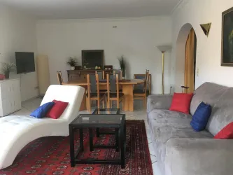 Wohnzimmer mit Schlafcouch (© Bettina Schneider)