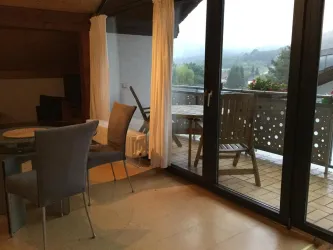 Wohnung mit Balkon