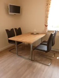 Ferienwohnung Rebknorz Esstisch