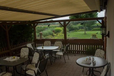 Terrasse (© Gästehaus Vinetum)