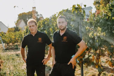 Claus und Thomas Christmann (© Weingut Christmann und Maike Alleborn)