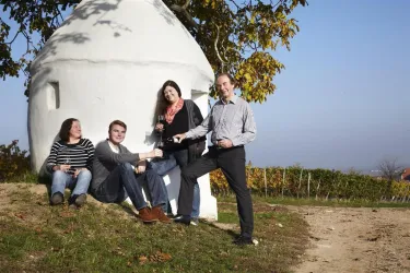 Familie am Trullo (© Weingut Ziegler)