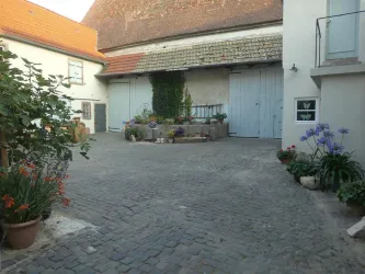Blick in den Innenhof1 (© Gästezimmer Mittelgasse)