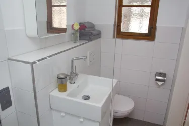 Waschtisch Ap. 2 (© Gästezimmer Mittelgasse)