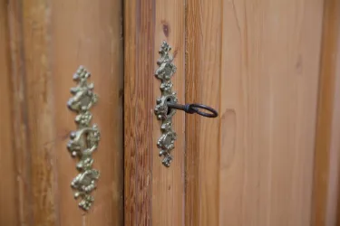 Detail Kleiderschrank Ap. 3 (© Gästezimmer Mittelgasse)