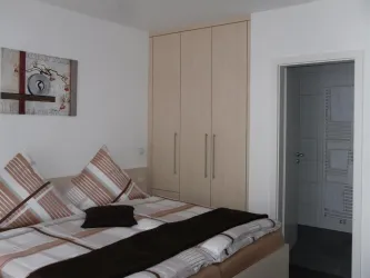 Doppelzimmer Blick ins Bad