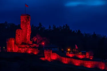 Burg Rosa Leuchten (© TI Wachenheim)