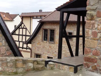 Diebsturm, Hof (© Tourist Information Wachenheim)
