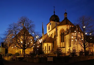 Marktplatz, Kirche (© Melanie Hubach)