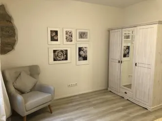 Schlafzimmer 1
