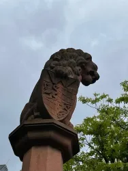 Brunnen Löwe, Wappen (© Bernard)