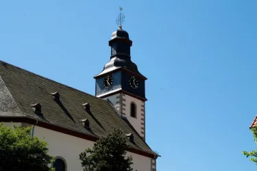 Kirche Dielkirchen/Detail Glockenturm (© VG Rockenhausen)