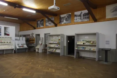 Blick auf die Jugendstilfliesensammlung (© Heimatmuseum Offstein Fotograf Rolf Hoffmann)