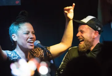 Lokalmatador Stefan Kahne und Nicole Hadfield (© MuK e.V. - Wolfgang Bieler)