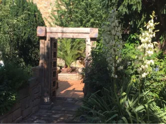 Eingang zum Grundstück (© Villa Verde)