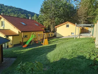Garten hinterm Haus