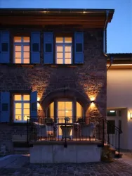 Außenansicht mit Terrasse