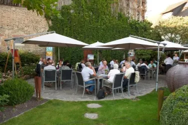 Außenbereich im Sommer (© Restaurant zum Lamm)