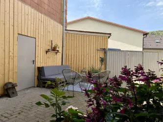 Innenhof mit Lounge