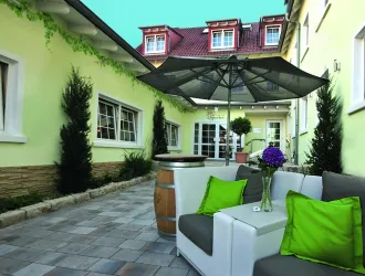 Hoteleingang Hotel Speeter (© A. Späth)