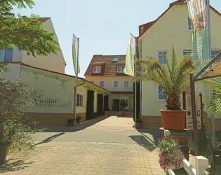 Hotel Vorderseite (© A. Späth)