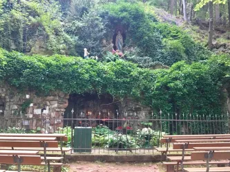Lourdesgrotte 1 (© Tourist-Info St. Martin)