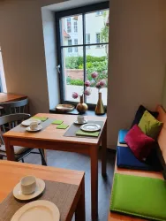 Hotel Landlust Frühstückstische (© Ulrich Pütz)