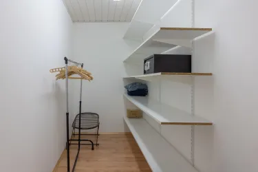 App_1_Begehbarer_Schrank