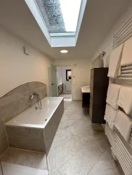 Badezimmer_2 (© Haisel Vier)