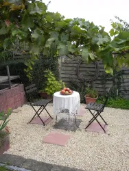 Sitzecke im Garten (© Karl-Dieter Knecht)