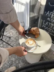Frühstück in der Eismanufaktur L‘Angolo (© Eismanufaktur L‘Angolo)