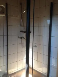 Dusche/WC (© Brigitte Messer)