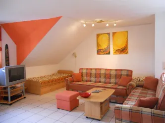 Kombiniertes Wohn-/Schlafzimmer Bild 1