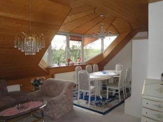 Wohnzimmer mit Essbereich