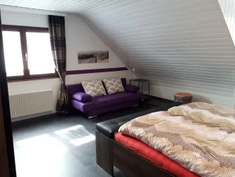 Zusatzbett im Schlafzimmer (© Urlaubsregion Freinsheim)