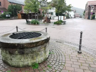 Dorfplatz-Esthal