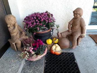 Paulchen und Pauline vor der Haustür (© Eig.Foto)