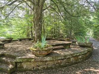 Steinrondell am ehemaligen Erholungsheim Schafhof