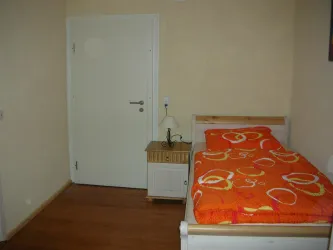 Zweibettzimmer schmal als Einzelzimmer (© Jakobshof, Freckenfeld)