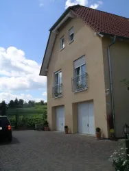Parkplatz vor Haus