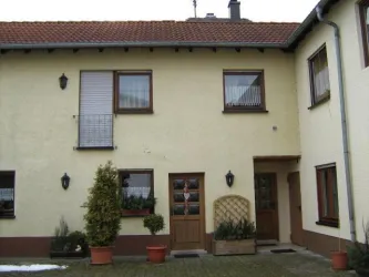 Eingang Frühstücksraum und Gästehaus