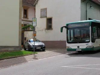 Bushaltestelle Kirche Richtung Dürkheim (© Urlaubsregion Freinsheim)